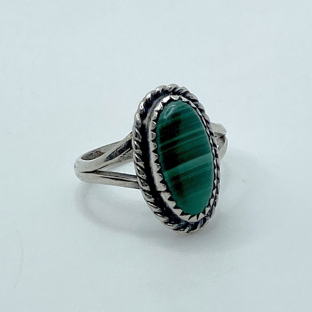 ANTIQUE Navajo Sterling Silver & Oval Malachite Stone Ring / Tested - Sz 7.25